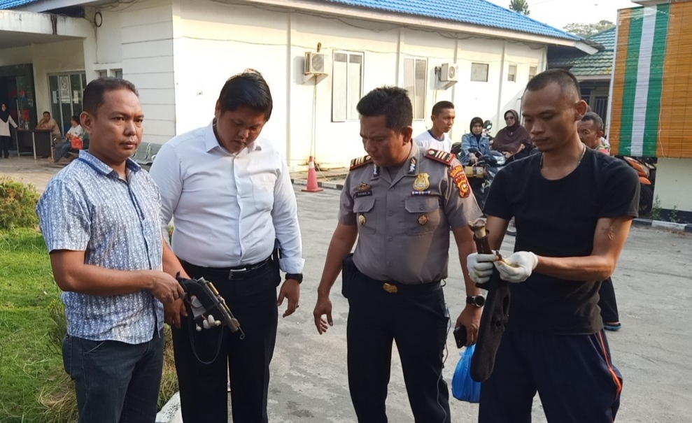 Tumbang Dihajar Korban, di Lokasi Polisi Amankan Senpi Rakitan dan Amunisi