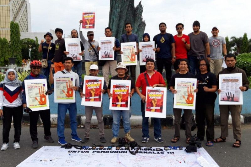 Aksi Damai Jurnalis Pekanbaru Desak Jokowi Cabut Remisi Pembunuh Wartawan