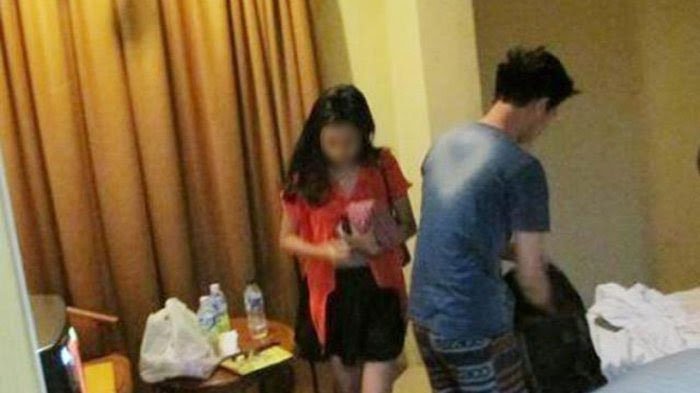 Waduh! Wanita Beginian dengan 3 Pria di Kamar Kos. Satpol PP: Kami Sendiri Kaget