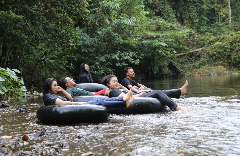 Keseruan Arum Jeram di Sungai Reteh