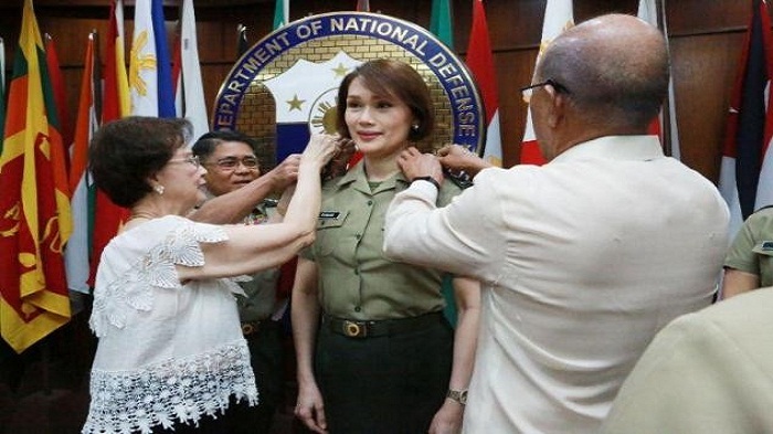 Perwira Transgender Pertama di Filipina