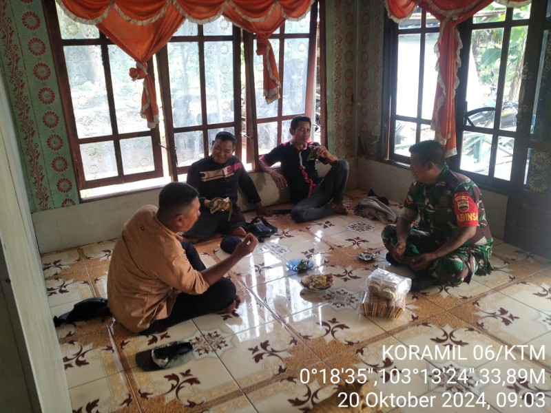 Kopda Ferry TM Komsos Pilkada Damai Bersama Warga Teluk Belengkong