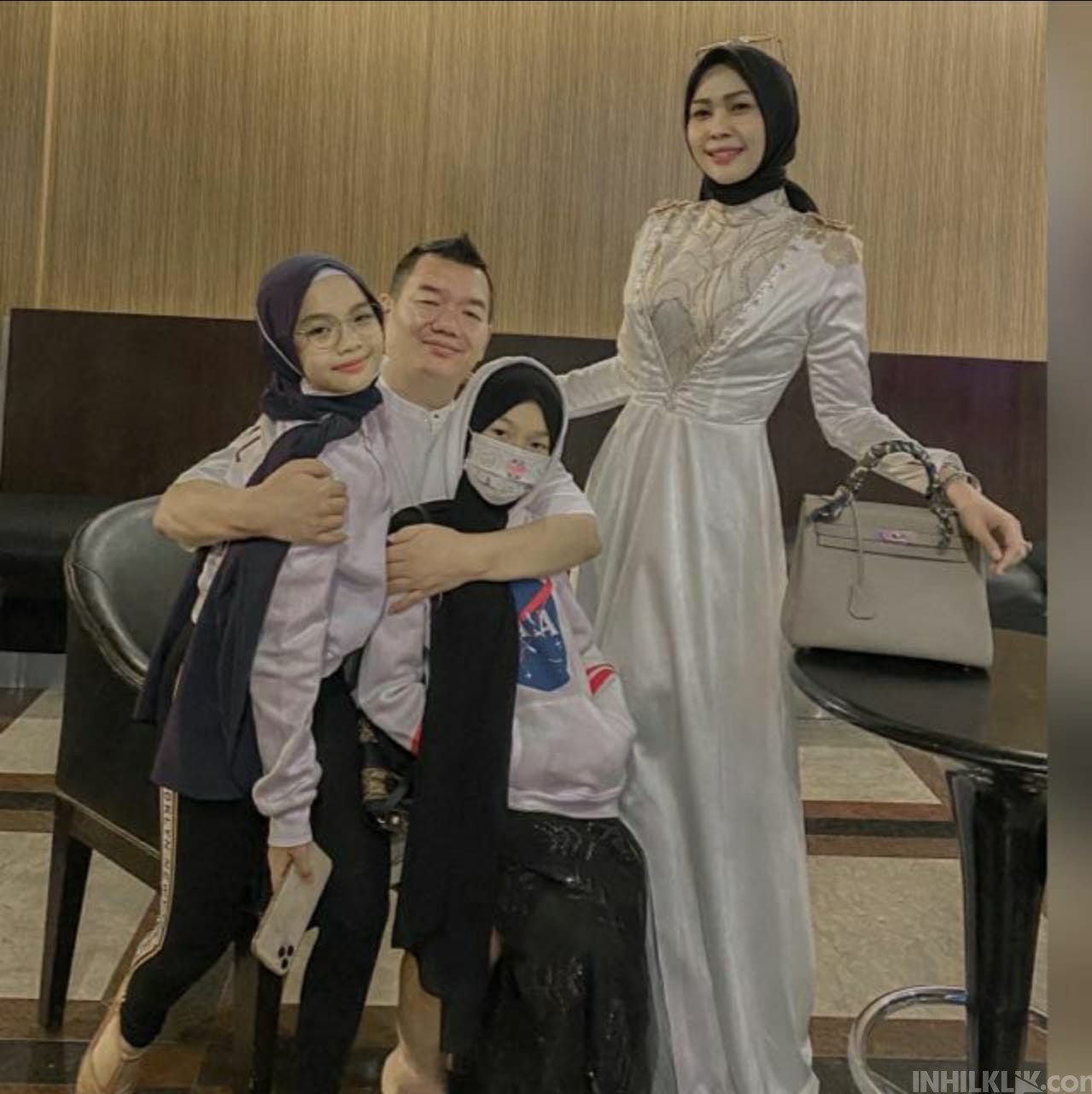 Momkiee Boutique Perbaungan Bedah Rumah Nenek Sartini