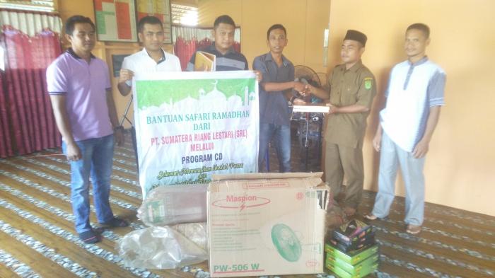 PT SRL Umrohkan Tokoh Masyarakat Desa Mumpa Inhil