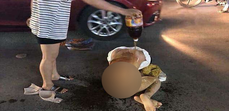 Suami Digoda, Istri dan Mertua Telanjangi Pelayan