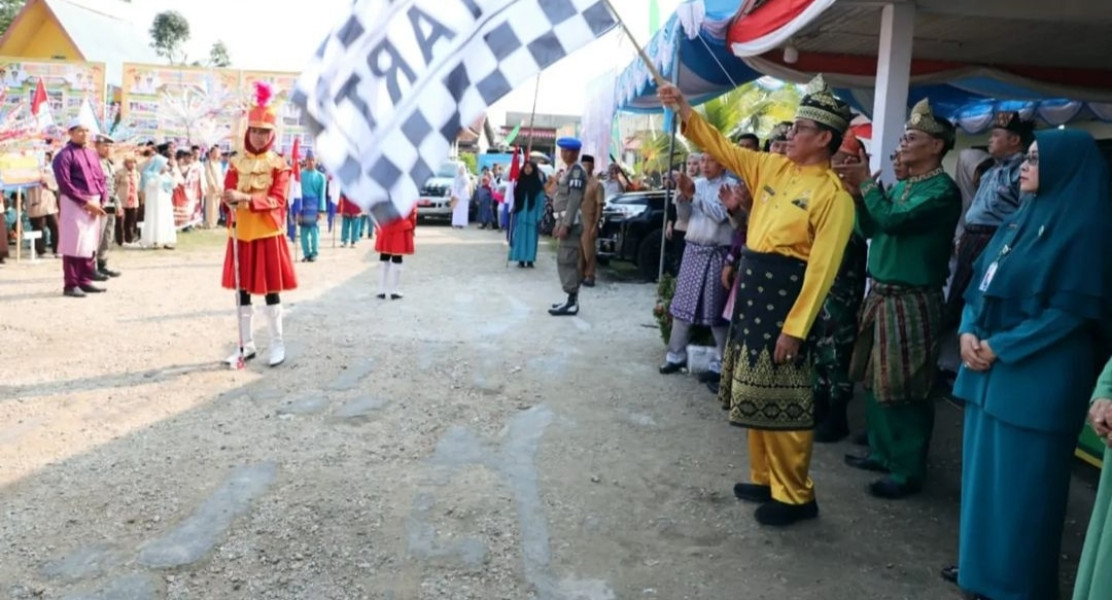 Bupati Inhil Lepas Pawai Taaruf dan Resmikan Bazar MTQ di Tempuling