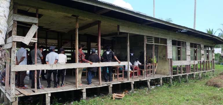 Syamsuddin Uti Prihatin Lihat Kondisi Sekolah Di Kuala Indragiri