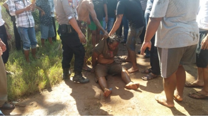 Sadis...! Lagi Lebaran, Abdul Muis Tega Gorok Leher Ibu Kandung hingga Tewas Mengenaskan