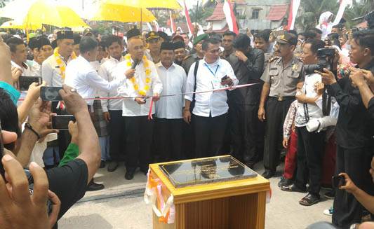 Gubri Resmikan Jembatan Kota Lama, Rohul