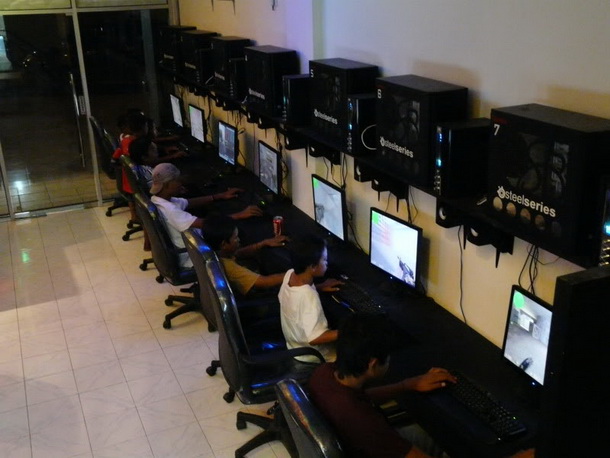 Warnet Warnet Buka Sampai Larut Malam, Anggota DPRD Pertanyakan Kinerja Satpol PP