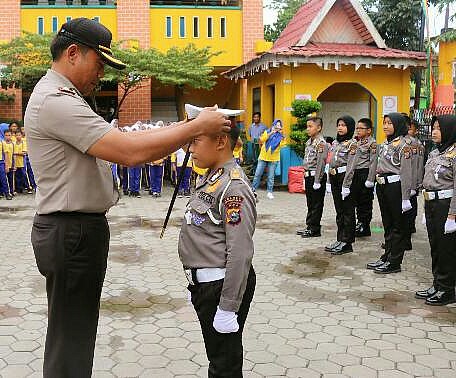 Kapolres Inhil Lantik Polisi Cilik SDN 004 Tembilahan