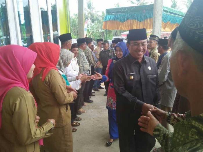 Bupati Inhil Resmikan Surau Al-Hidayah Desa Nusantara Jaya Keritang