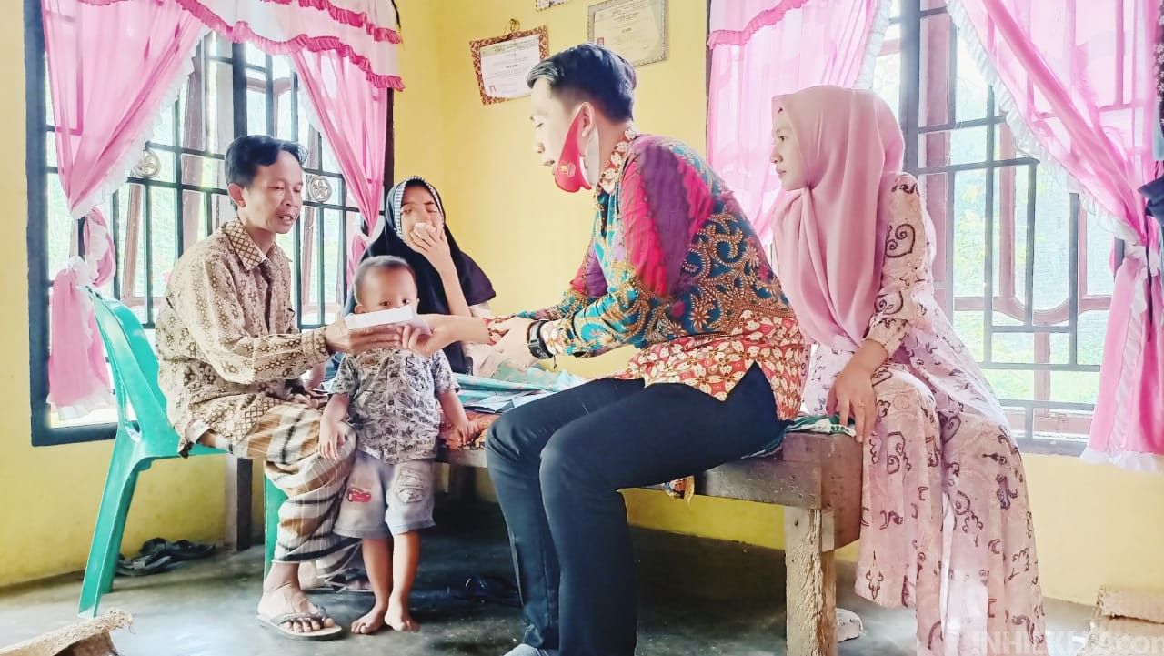 Ketua DPRD Sergai dr Riski Ramadhan Berikan Bantuan Kepada Penderita Tumor Hidung di Desa Melati II