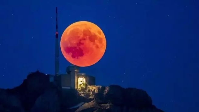 Guna Menerangi Kota, China Berencana Meluncurkan 'Bulan' Buatan ke Luar Angkasa