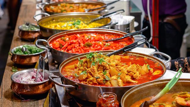 Bolehkah Makan Masakan Non-Muslim?