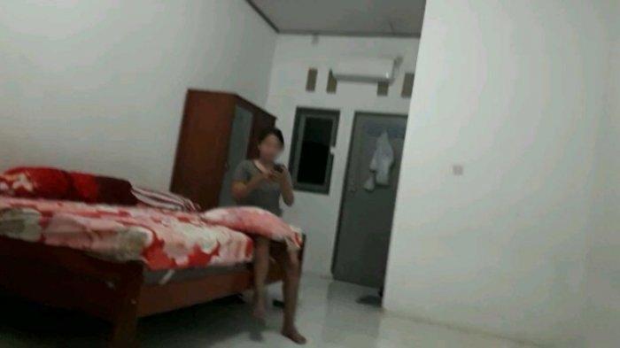 ASTAGA MALUNYA... Oknum Dosen Digerebek Anak dan Istri saat Berduaan di Kamar Kos Mahasiswi