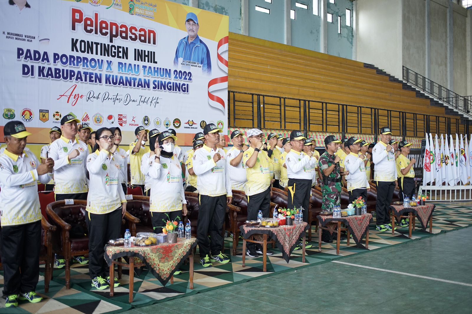 Lepas Kontingen Inhil Porprov X Riau, Bupati Inhil Janjikan Bonus 1.5 Miliar