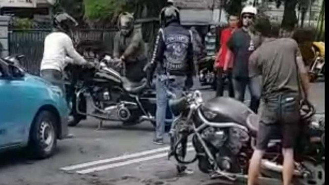 Jangan Buka Helm Korban Kecelakaan Lalu Lintas