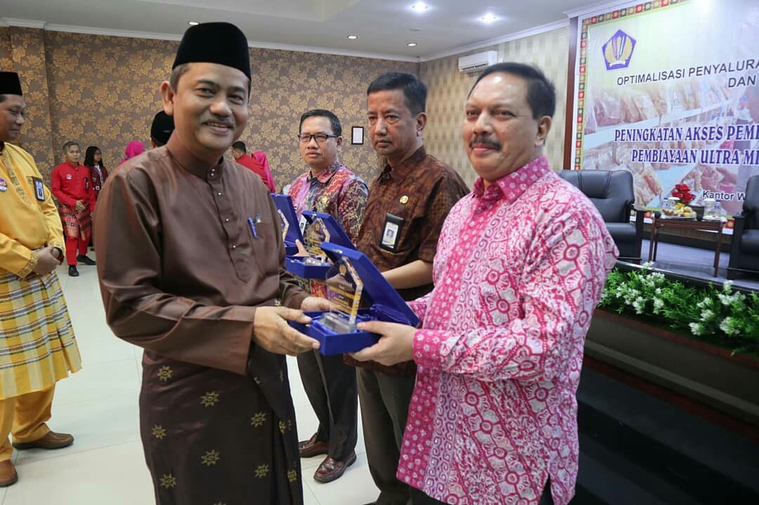 Inhil Dinobatkan Sebagai Kabupaten Dengan Pembinaan KUR Terbaik
