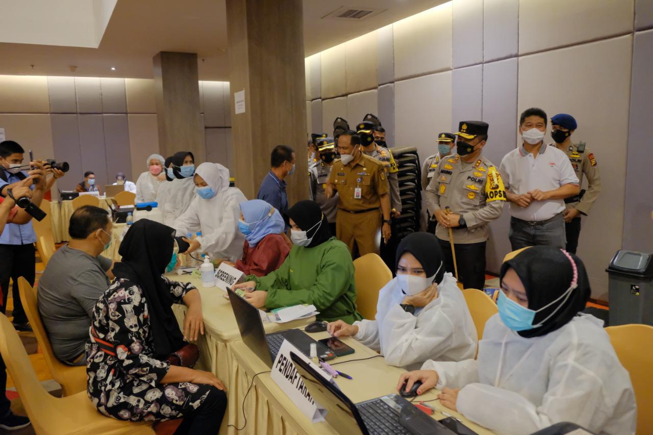 Gelar Vaksin Massal, Kapolda Riau: Kita Dukung Penuh Program Strategis Nasional Vaksin Covid-19