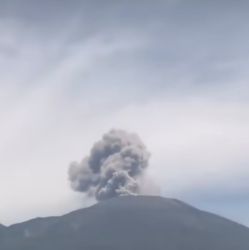 Gunung Marapi Erupsi, Warga Dengar Dentuman Kuat