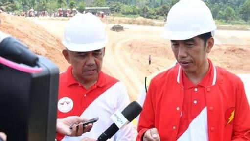 Gubernur Riau Hadiri Resepsi Pernikahan Anak Presiden Sambil Bernolstagia