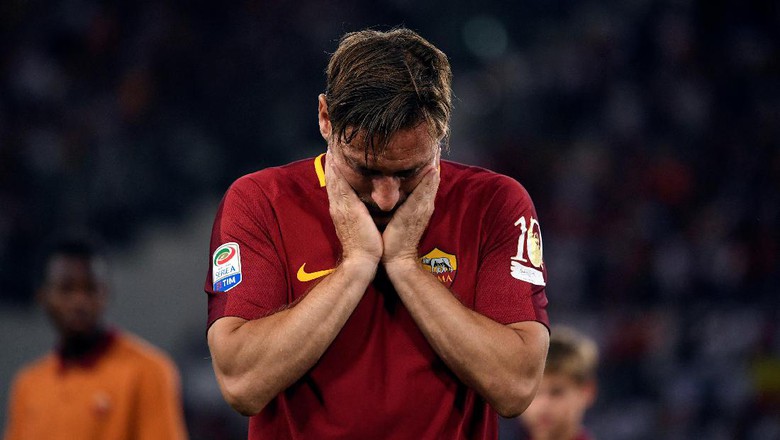 Totti Putuskan Untuk Pensiun, Begini Penghormatan dari Buffon