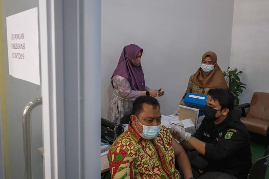Mulai Hari Ini, Vaksin Covid-19 Hanya Gratis Untuk Kelompok Rentan