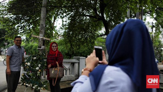 Tiang Lampu Setnov jadi Wisata Baru di Selatan Jakarta