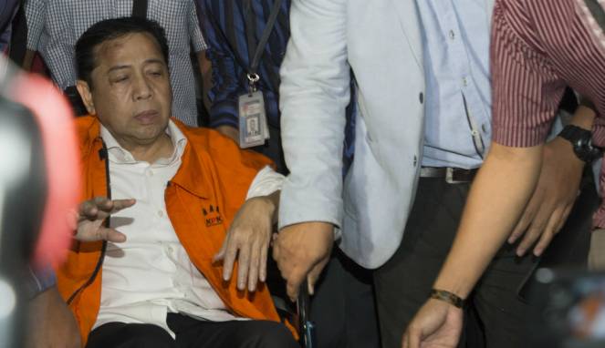 Dibawa ke KPK, Tak Ada Benjol 'Bakpao' di Kening Setnov