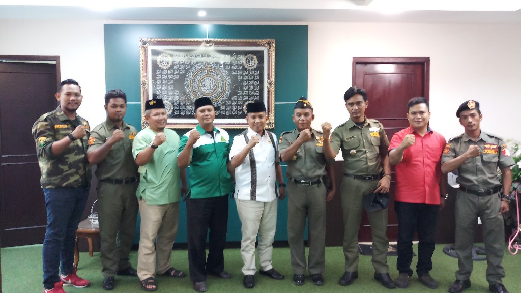 Terima Kunjungan GP Ansor dan Banser, Ketua DPRD Inhil Ajak Perangi Terorisme