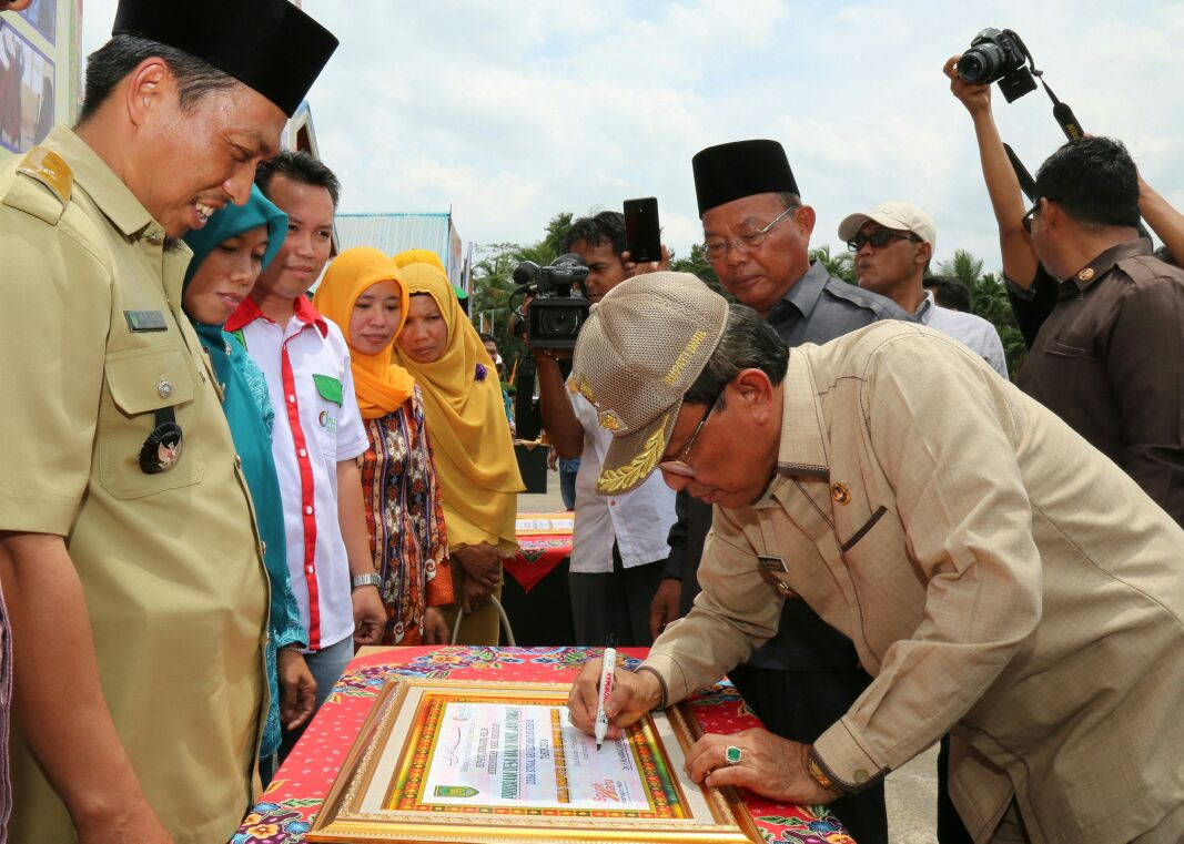Bupati Inhil Resmikan Program DMIJ di Kecamatan Kempas