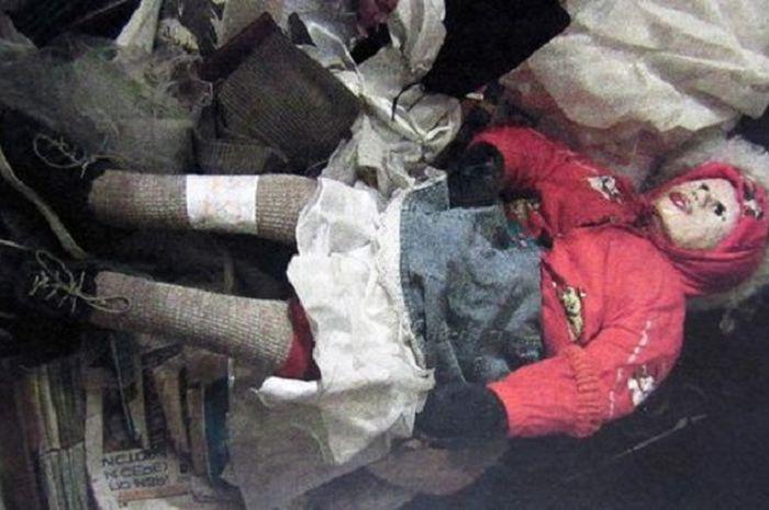 MENGERIKAN... Ini Pengakuan Seorang Psikopat yang Menggali Makam Anak Kecil dan Menjadikan Boneka