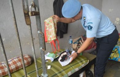 Penulis Buku Jokowi Undercover Bikin Ulah di Rutan, Bikin Video…