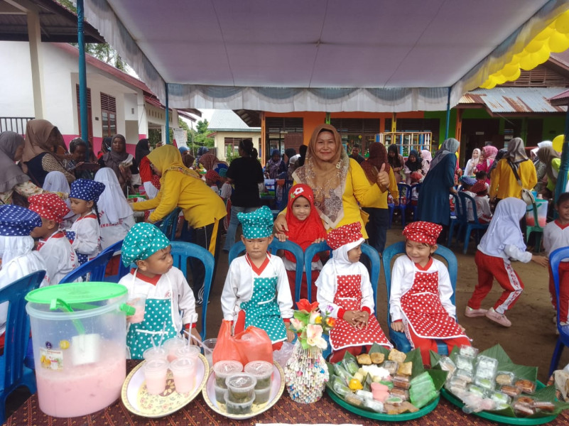 TK Pembina Tembilahan Gelar Market Day Role Play