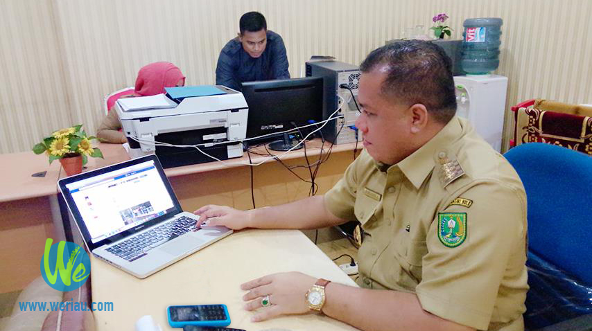 Pantau Media Sosial, Ini Pesan Bupati Yopi Untuk Masyarakat