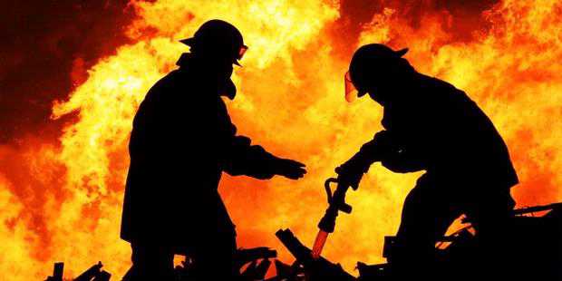 Ditinggal Pemilik, Sebuah Rumah Ludes Terbakar