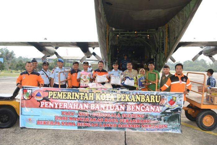 Logistik Makanan dan Obatan Sumbangan Rakyat Riau Diberangkatkan Melalui Hercules