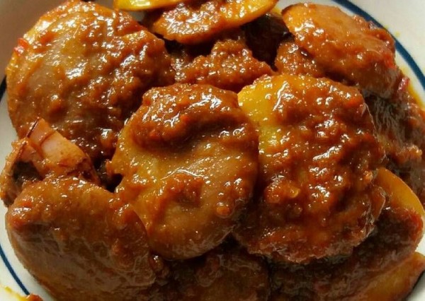 Menu Makan Siang: Semur Jengkol
