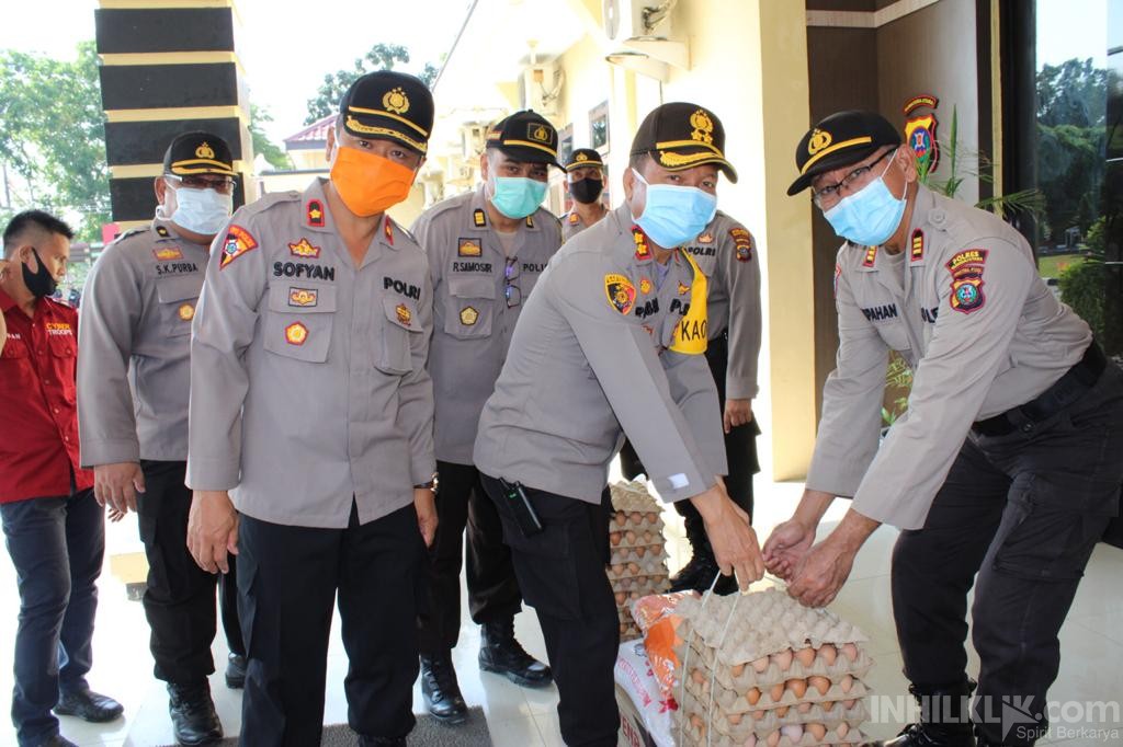 Kapolres AKBP Robin Simatupang Serahkan Sembako Untuk Ketersedian Dapur Umum Polres Serdang Bedagai