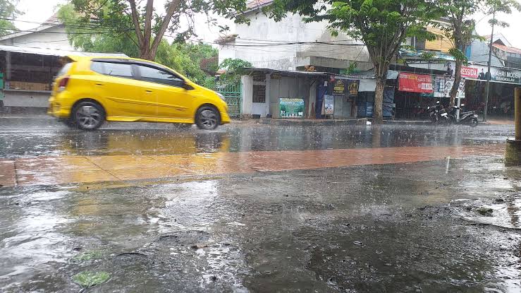 Akhir Pekan Segera Tiba, Cek Prakiraan Cuaca di Sini