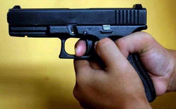 Orang Tua Lalai, Bocah 9 Tahun Ambil Lalu Tembak Adiknya