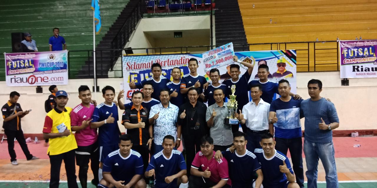 Adu Pinalti, Bhayangkara FC Angkat Piala