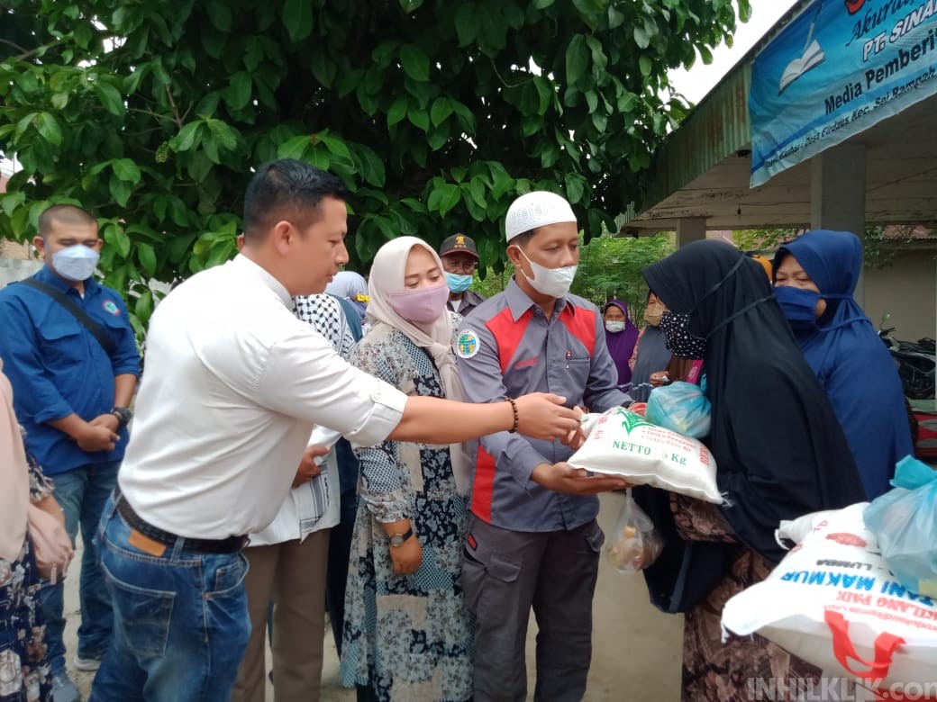 DPD IWO Sergai dan BM3 Berikan Santunan kepada puluhan Janda Kurang Mampu.