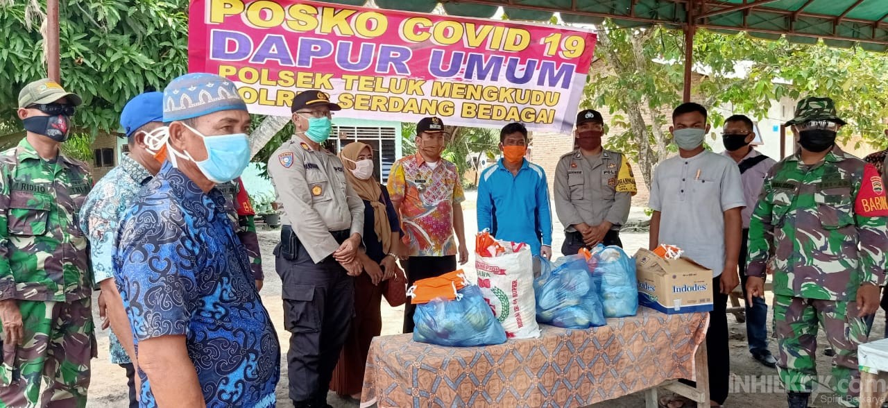 Polres Sergai Bagikan 465 Nasi Bugkus Kepada Masyarakat