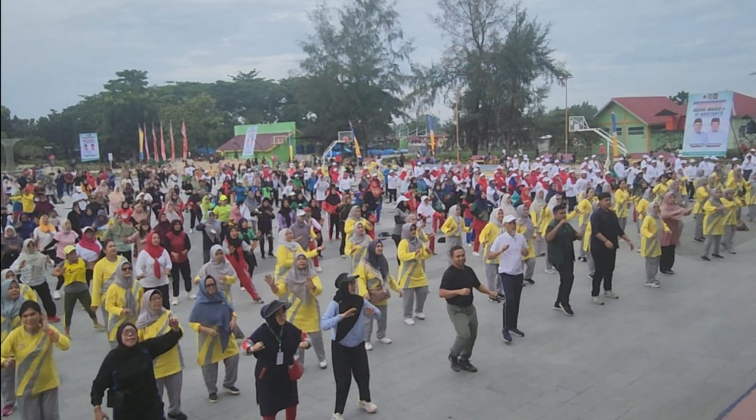Ribuan Warga Dumai Ikuti Senam Sehat Bermarwah Bersama Cagubri Abdul Wahid