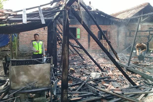 Tertidur Setelah Salat Shubuh, Rumah Fatonah Ludes Terbakar