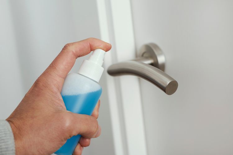 Ini Cara Bikin Disinfektan Sendiri