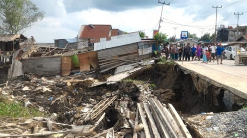 Jalan Parit 6 Terancam Putus karena Longsor, Komisi III DPRD Inhil Minta Pemkab Ambil Langkah Antisipasi