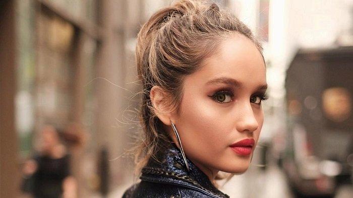 Cinta Laura Sempat Marah dan Frustasi Saat Jargon ‘Becek Enggak Ada Ojek’ Viral